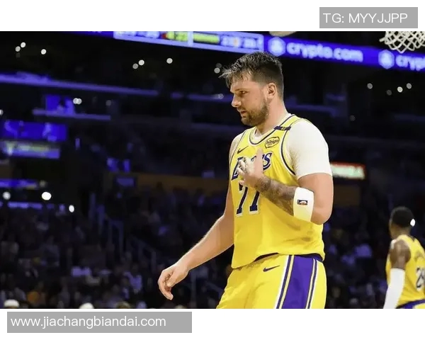 太阳记者回怼湖人球迷:如果东契奇上场 里夫斯怎么可能拿51分?